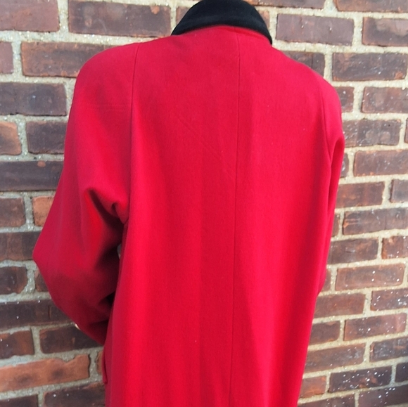Vintage Valentine red wool overcoat with velvet collar 14 - Picture 13 of 16